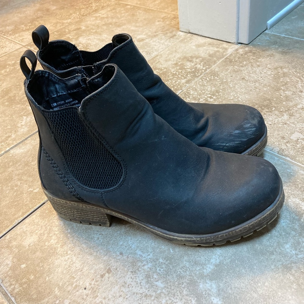Black Chelsea Boots
